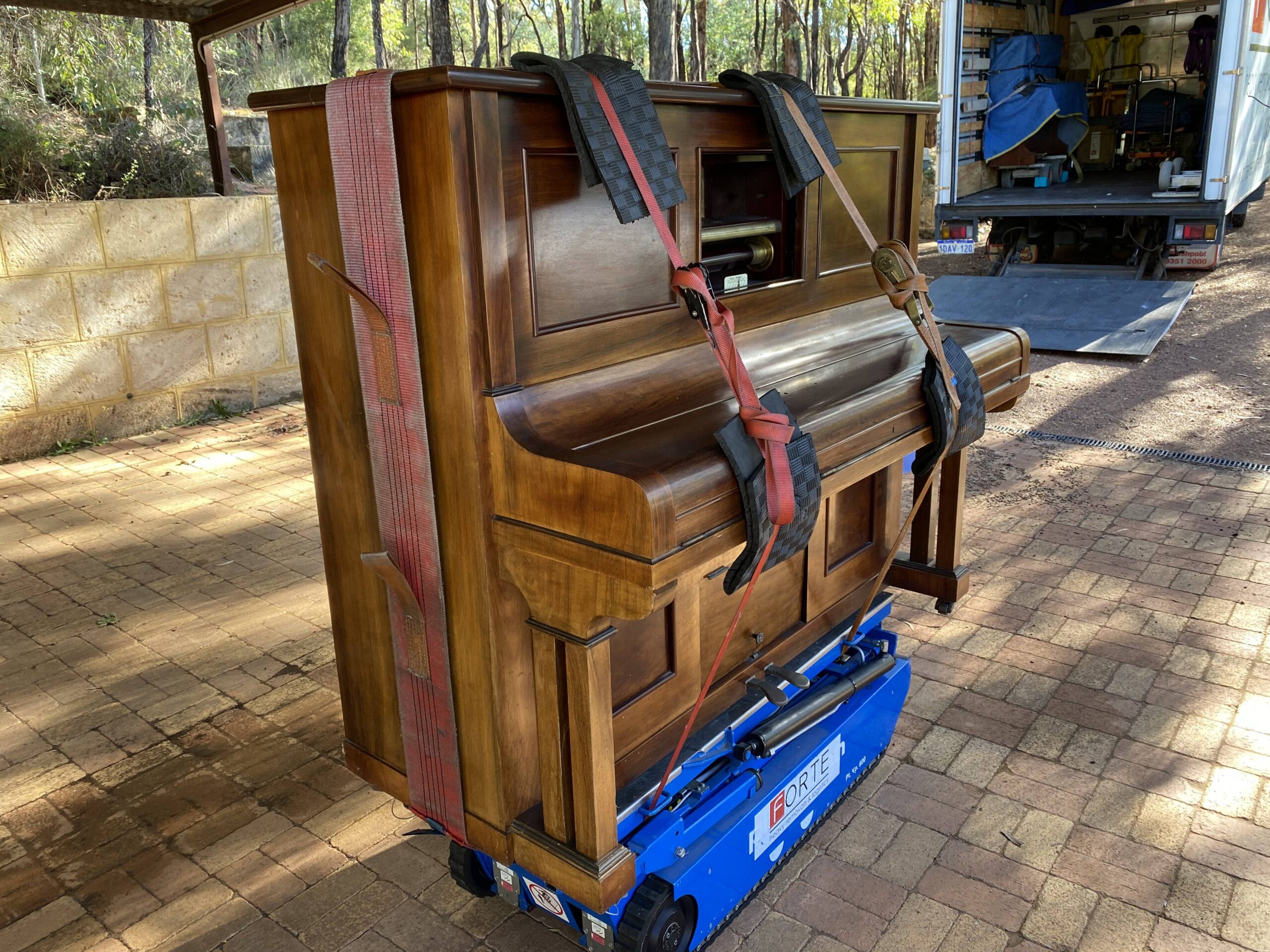 Booking a piano removal specialist